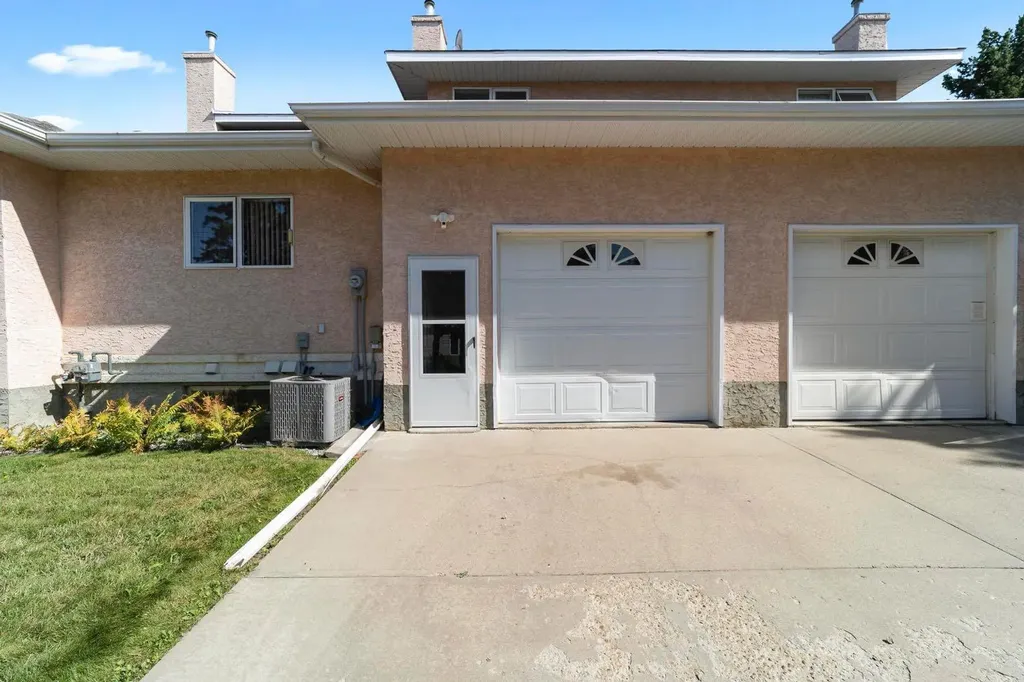 5014 56 Street Camrose AB T4V 2C9