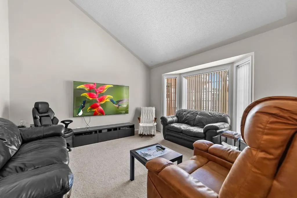 5014 56 Street Camrose AB T4V 2C9