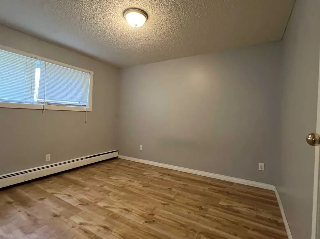 506 41 Street Edson AB T7E 1A9