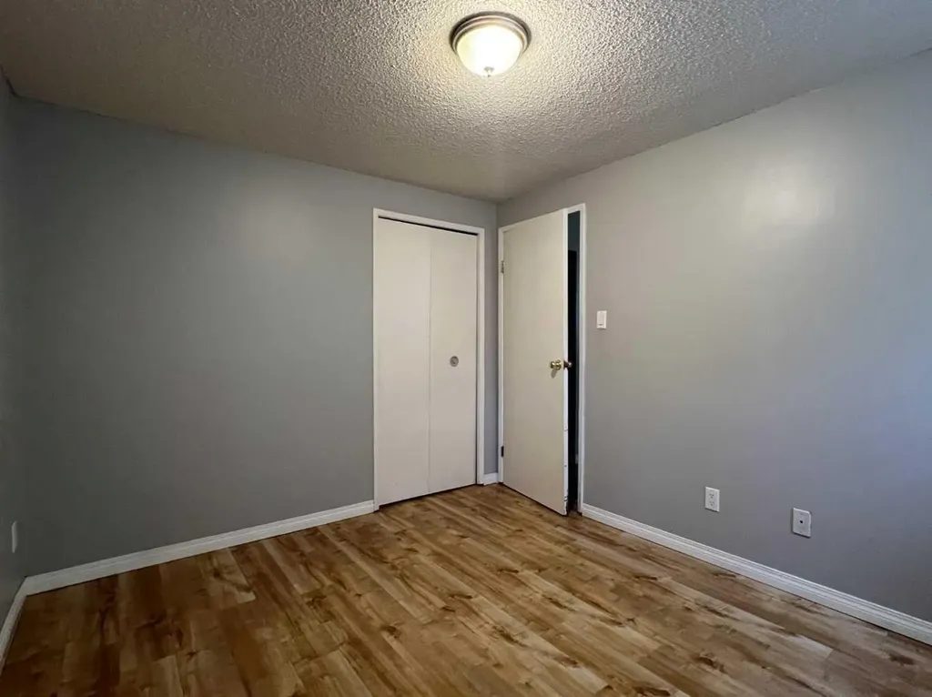 506 41 Street Edson AB T7E 1A9