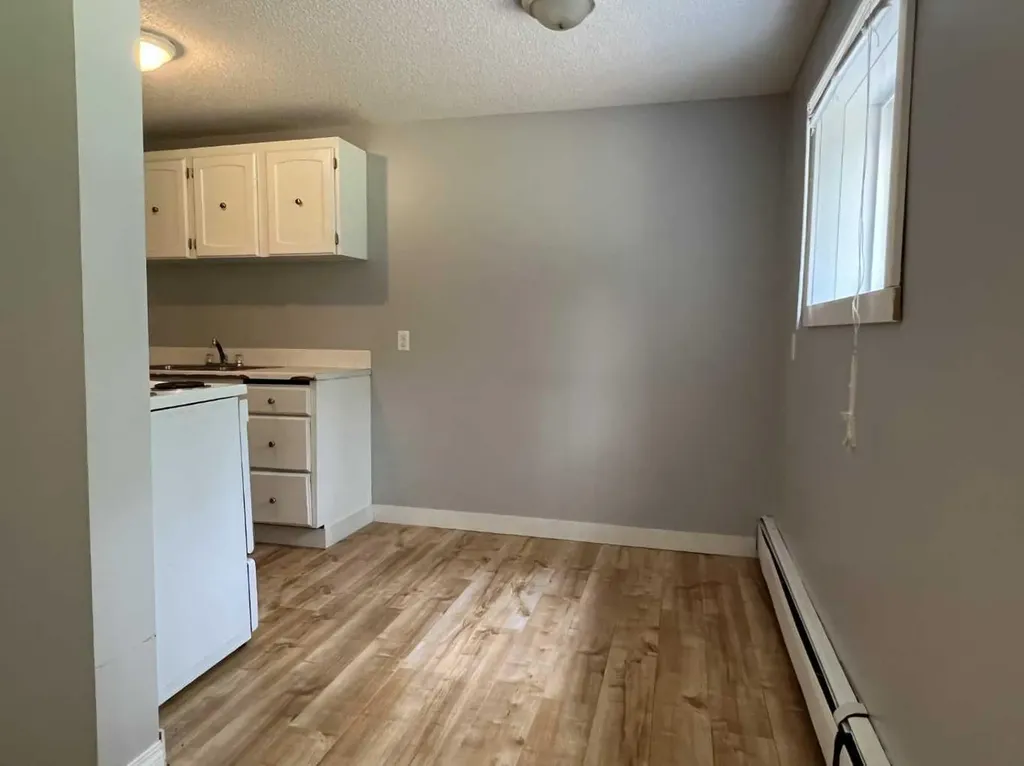 506 41 Street Edson AB T7E 1A9
