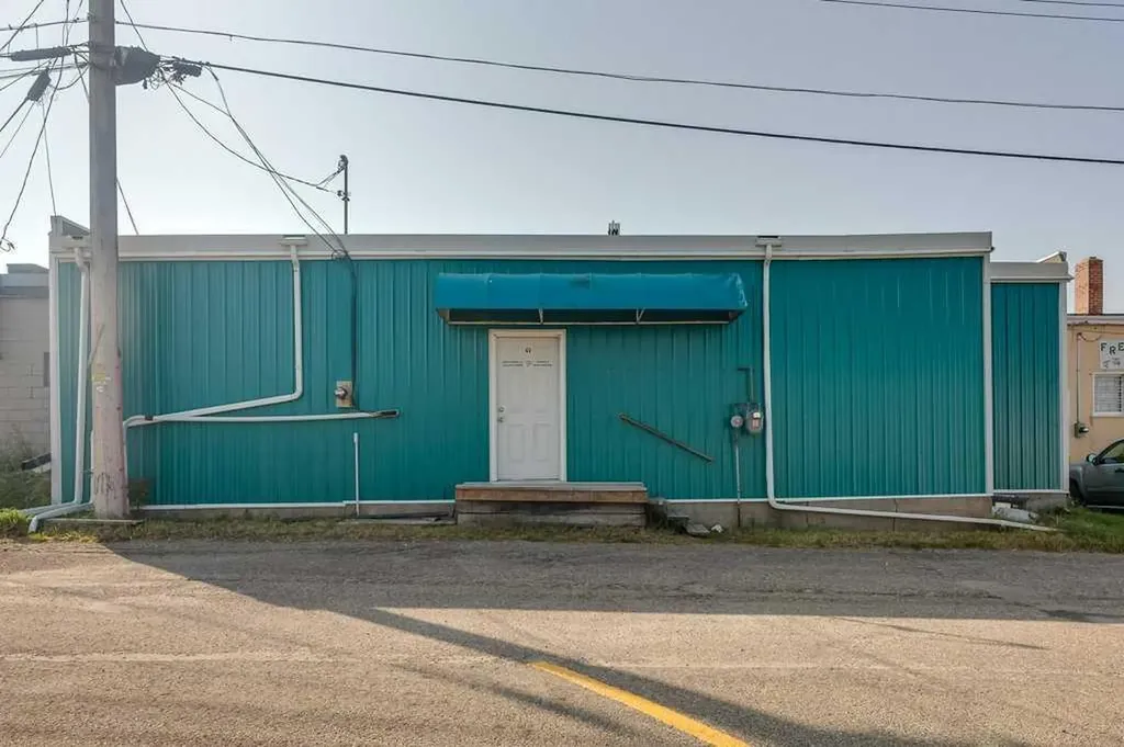 5036 50 Street Innisfail AB T4G 1S7