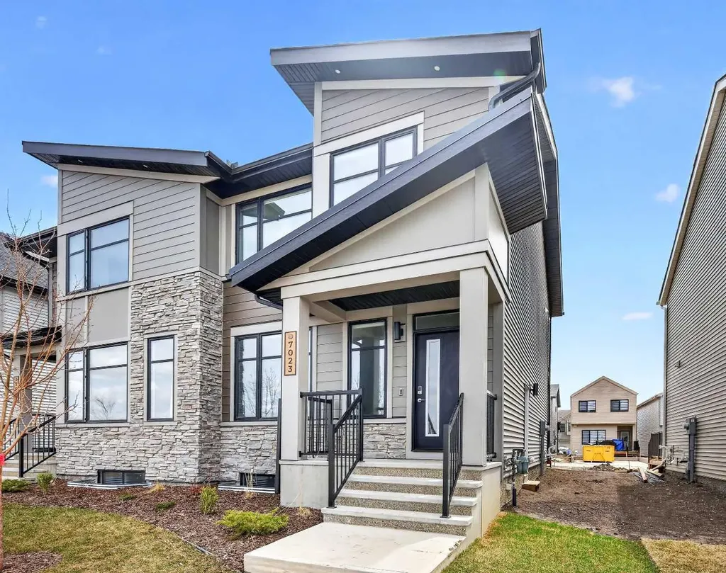 7023 Rangeview Avenue SE Calgary AB T3S 0P9