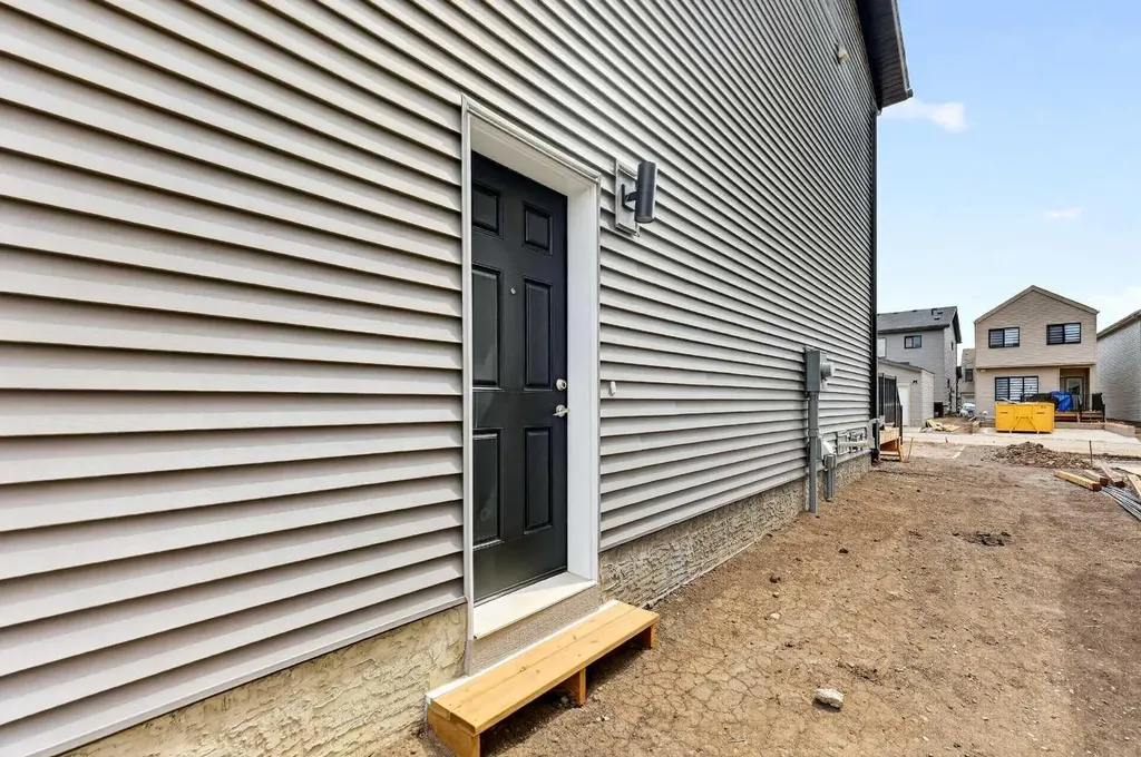 7023 Rangeview Avenue SE Calgary AB T3S 0P9