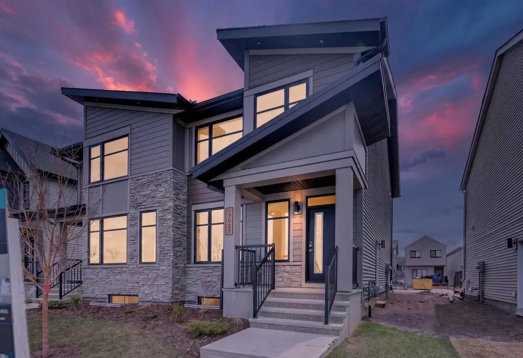 7023 Rangeview Avenue SE Calgary AB T3S 0P9