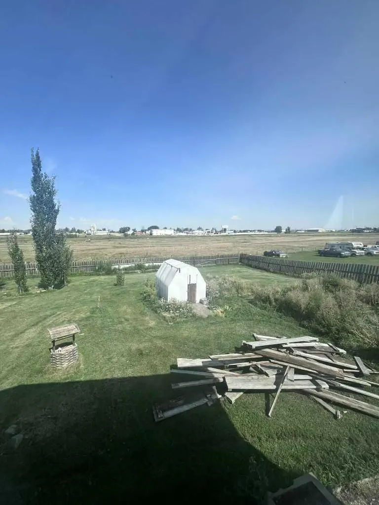 4501 East Service Road Coronation AB T0C1C0