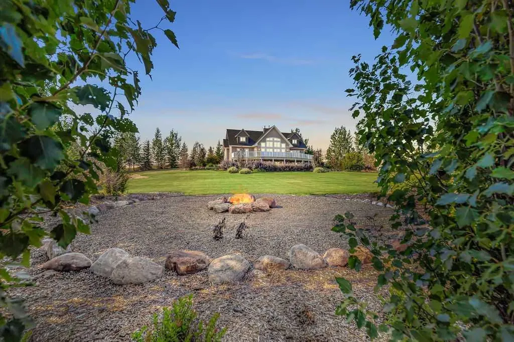 484046 Rr20 Rural Vermilion River County Of AB T9V3K5