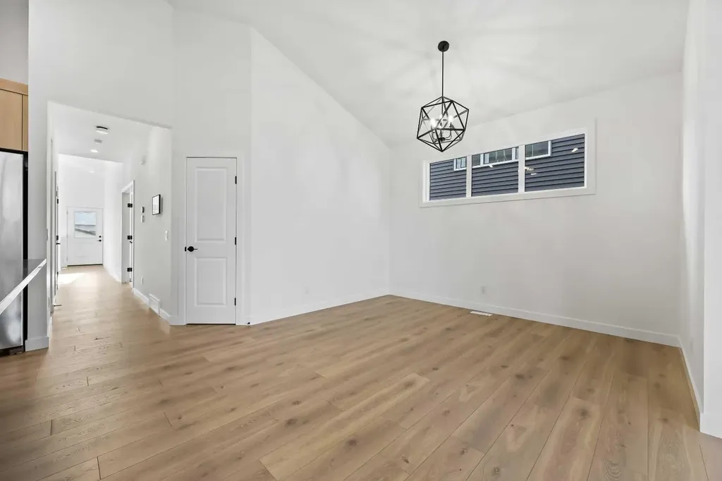 116 Mitchell Walk NW Calgary AB T3R 2G2