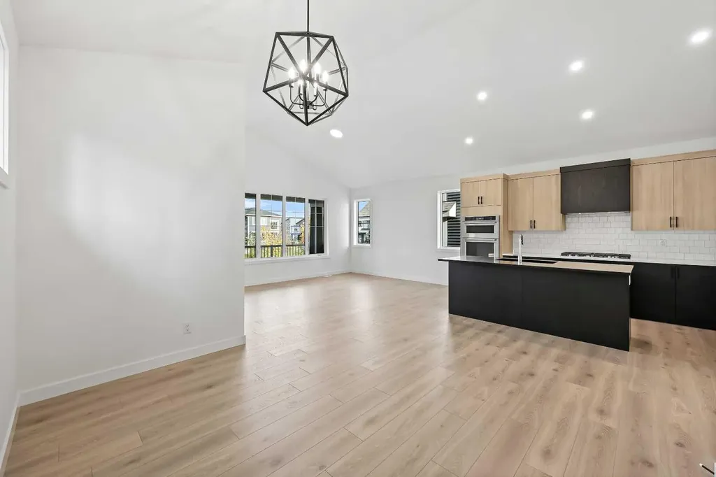 116 Mitchell Walk NW Calgary AB T3R 2G2