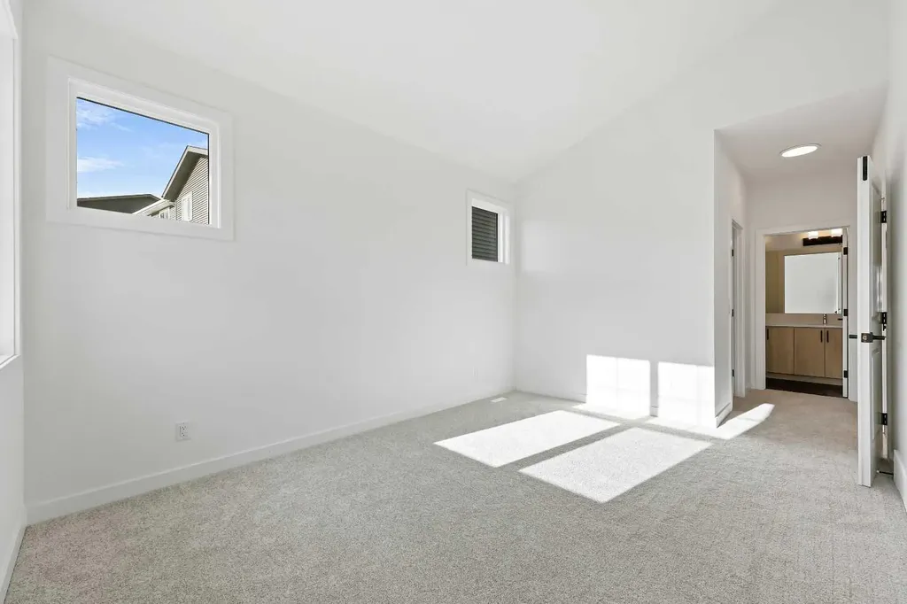 116 Mitchell Walk NW Calgary AB T3R 2G2