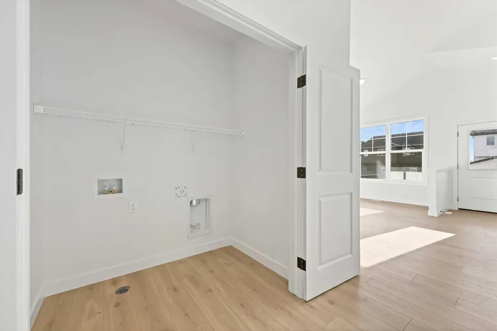 116 Mitchell Walk NW Calgary AB T3R 2G2