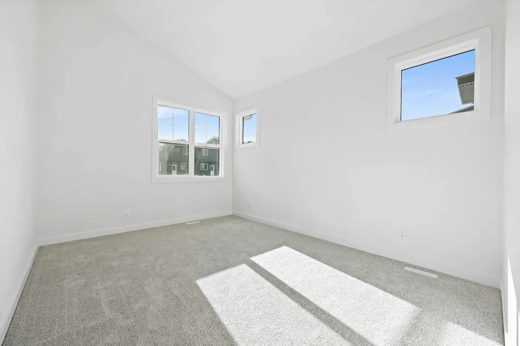 116 Mitchell Walk NW Calgary AB T3R 2G2
