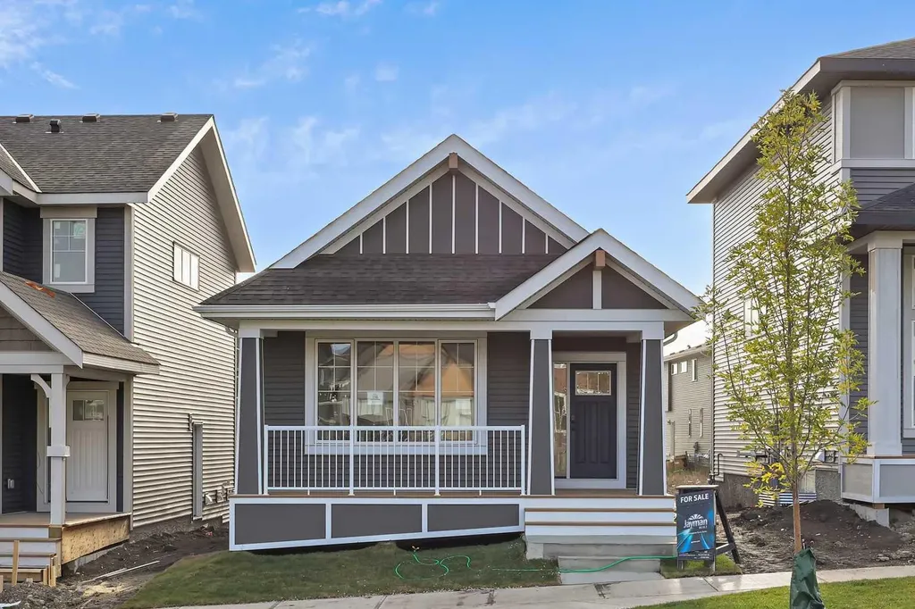116 Mitchell Walk NW Calgary AB T3R 2G2