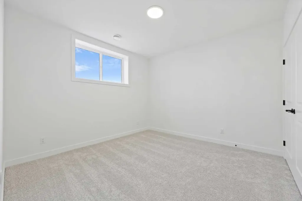 116 Mitchell Walk NW Calgary AB T3R 2G2
