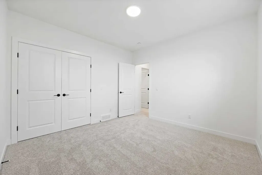 116 Mitchell Walk NW Calgary AB T3R 2G2