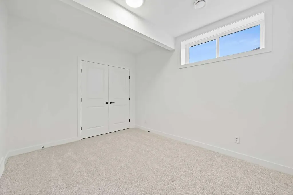 116 Mitchell Walk NW Calgary AB T3R 2G2