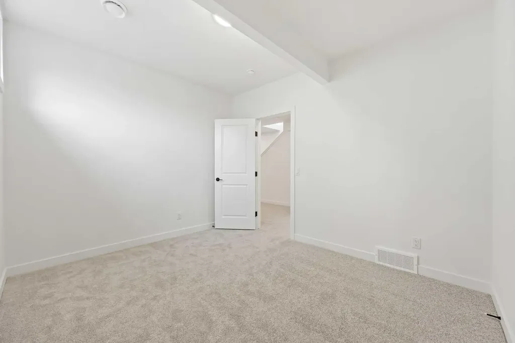 116 Mitchell Walk NW Calgary AB T3R 2G2
