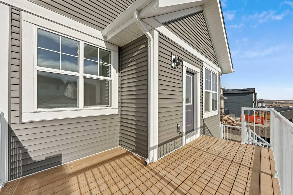 116 Mitchell Walk NW Calgary AB T3R 2G2