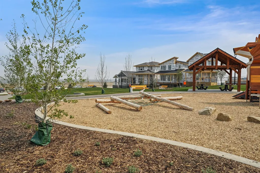 116 Mitchell Walk NW Calgary AB T3R 2G2