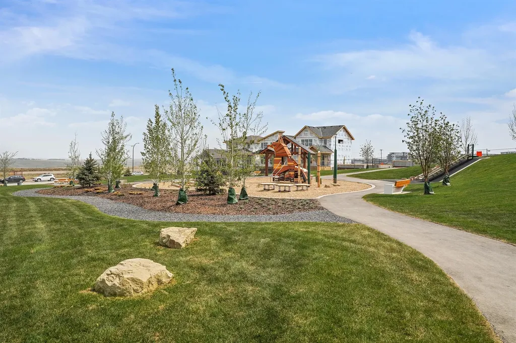 116 Mitchell Walk NW Calgary AB T3R 2G2