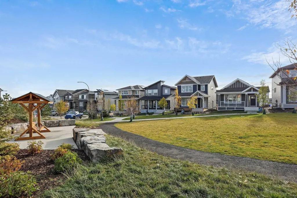 116 Mitchell Walk NW Calgary AB T3R 2G2