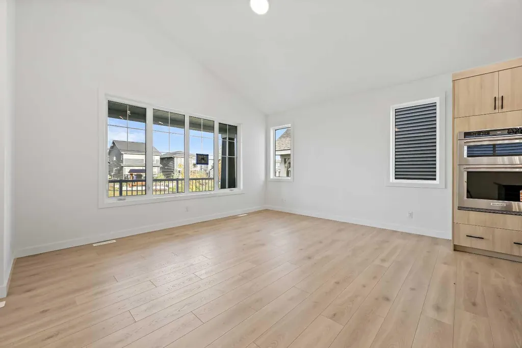 116 Mitchell Walk NW Calgary AB T3R 2G2
