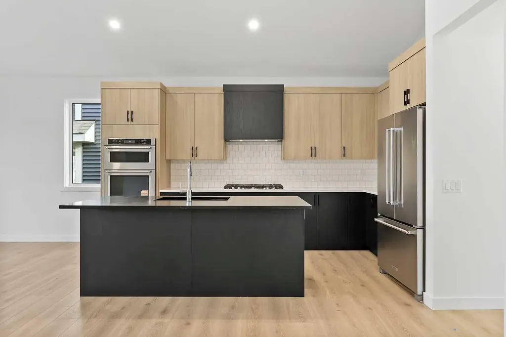 116 Mitchell Walk NW Calgary AB T3R 2G2