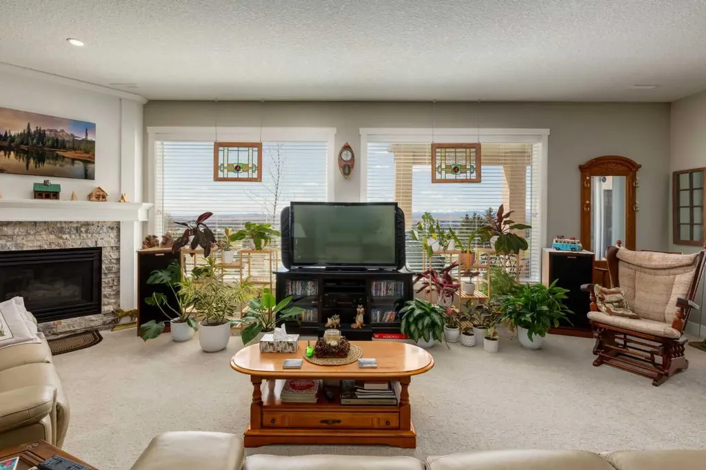 26 Eagleview Way Cochrane AB T4C 1P6