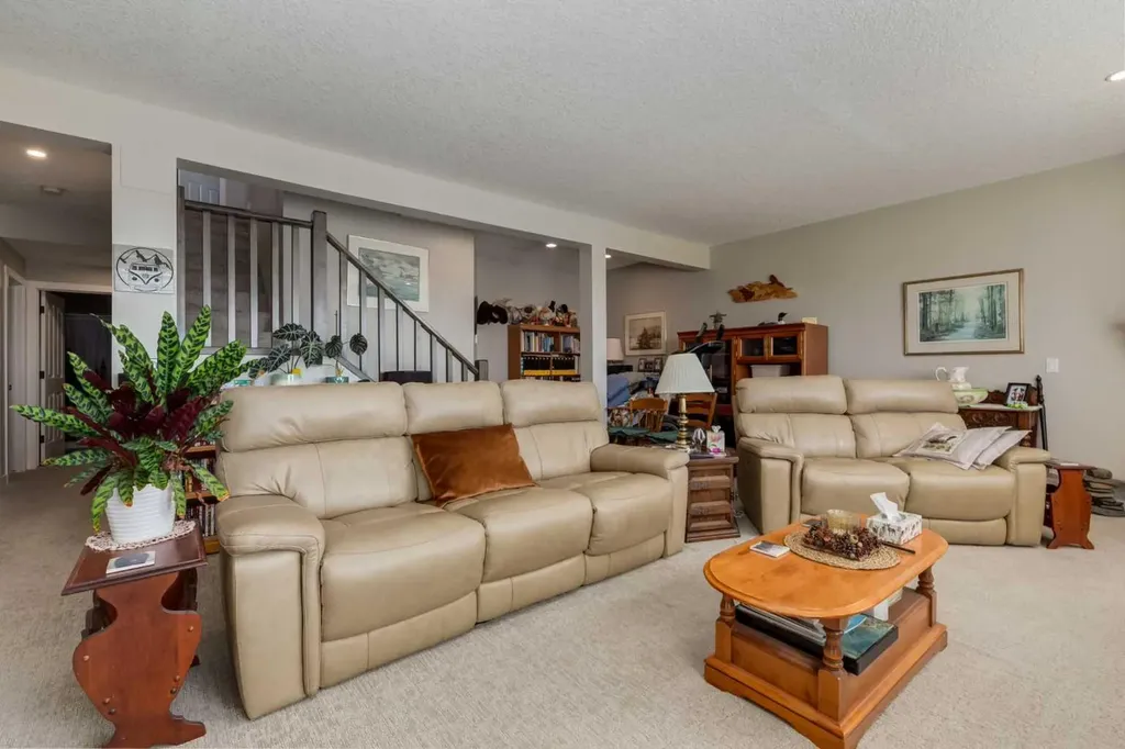 26 Eagleview Way Cochrane AB T4C 1P6
