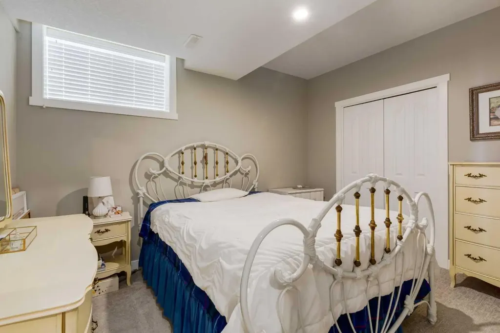 26 Eagleview Way Cochrane AB T4C 1P6