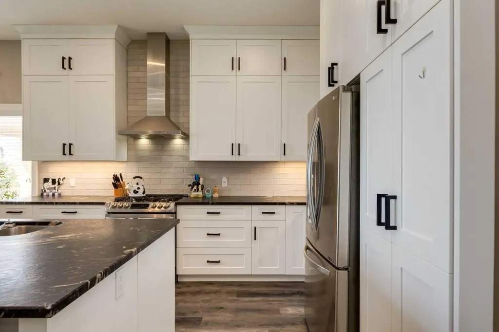 26 Eagleview Way Cochrane AB T4C 1P6