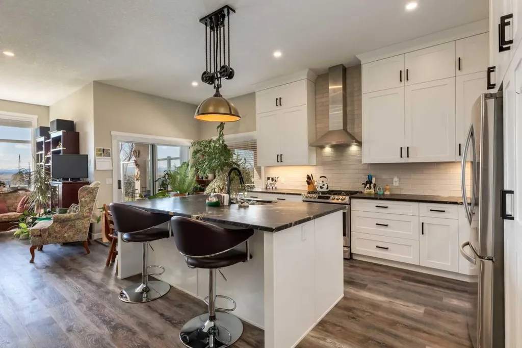 26 Eagleview Way Cochrane AB T4C 1P6