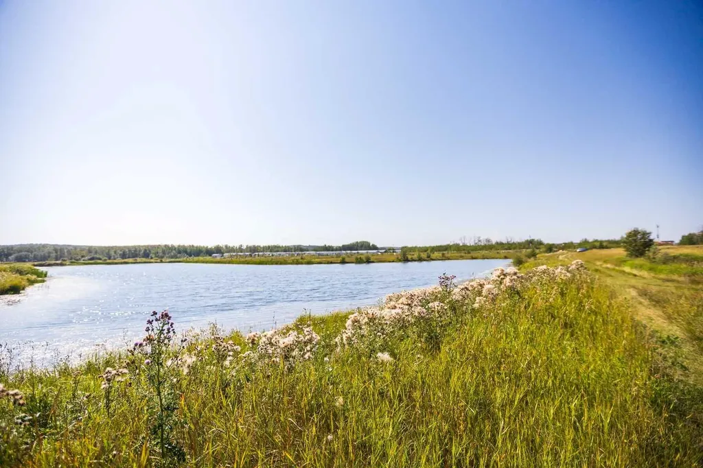 47 Avenue Bayshore Drive Sylvan Lake AB T4S 0A7