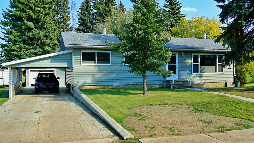 101 2nd Street E Derwent AB T0B 1C0