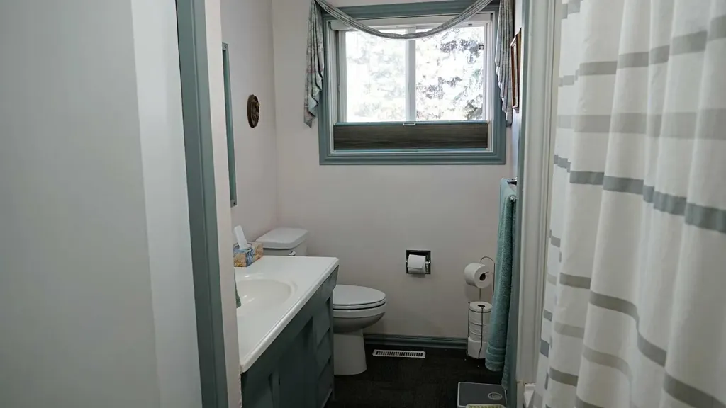 101 2nd Street E Derwent AB T0B 1C0