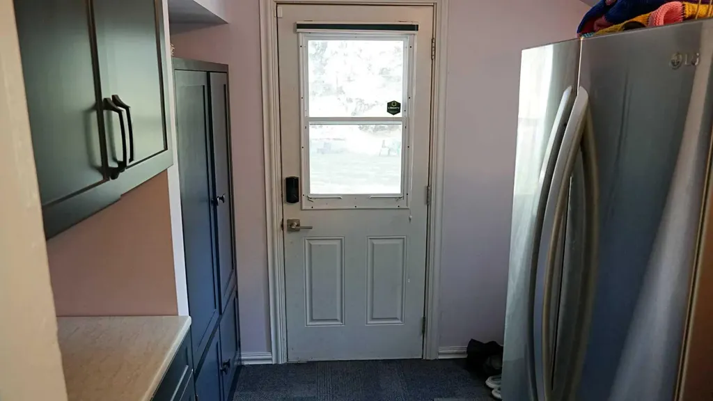 101 2nd Street E Derwent AB T0B 1C0