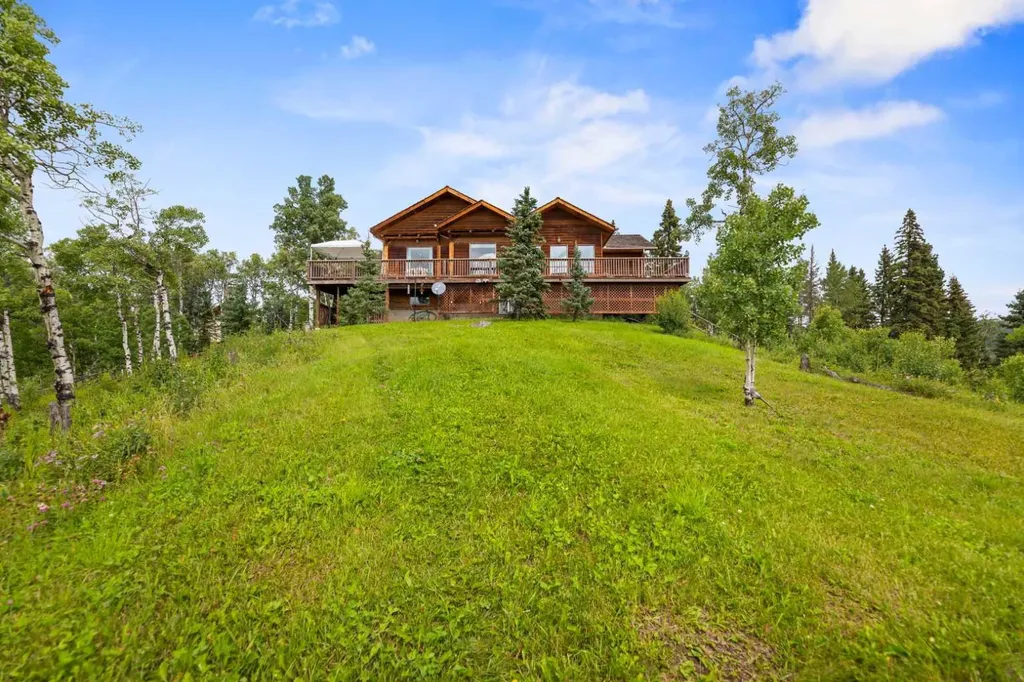 11 Black Bear Lane Rural Foothills County AB T0L 0K0