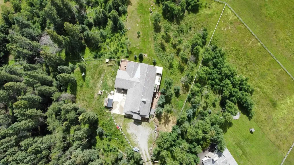 11 Black Bear Lane Rural Foothills County AB T0L 0K0