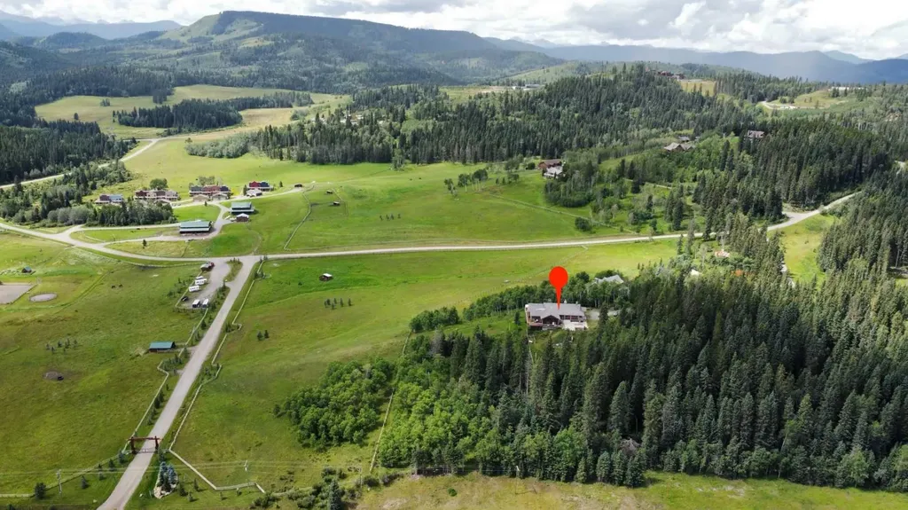 11 Black Bear Lane Rural Foothills County AB T0L 0K0