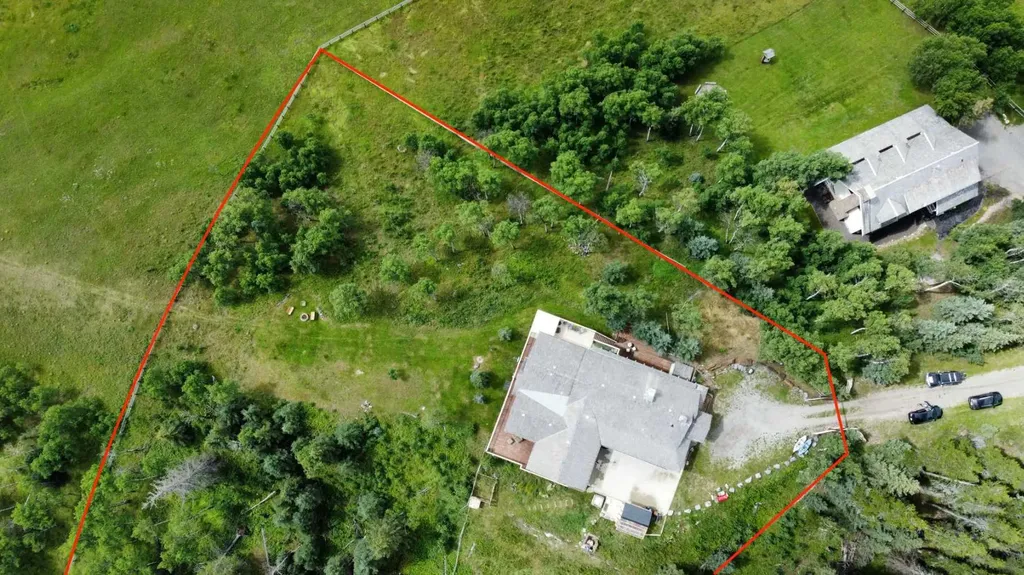 11 Black Bear Lane Rural Foothills County AB T0L 0K0