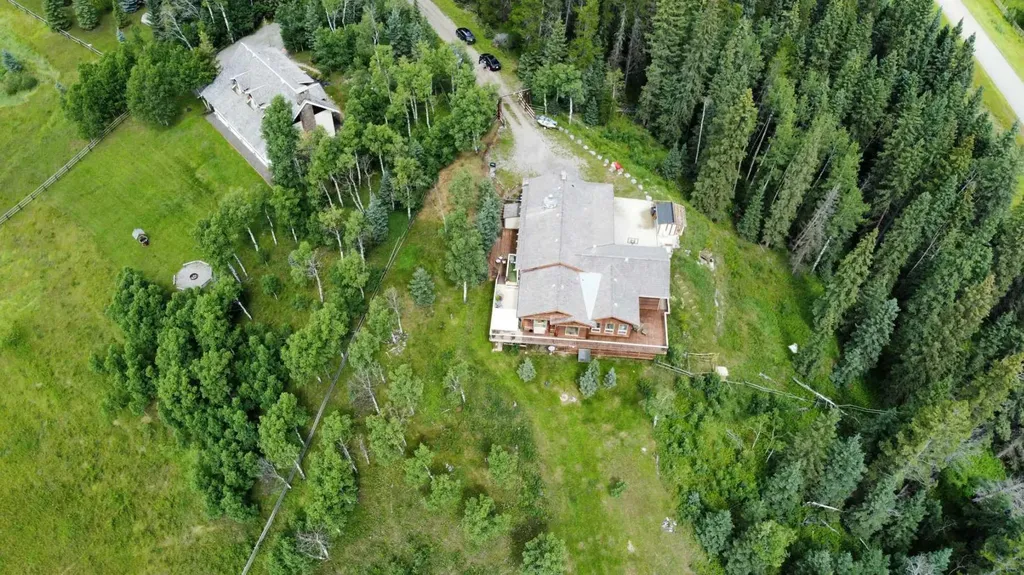 11 Black Bear Lane Rural Foothills County AB T0L 0K0