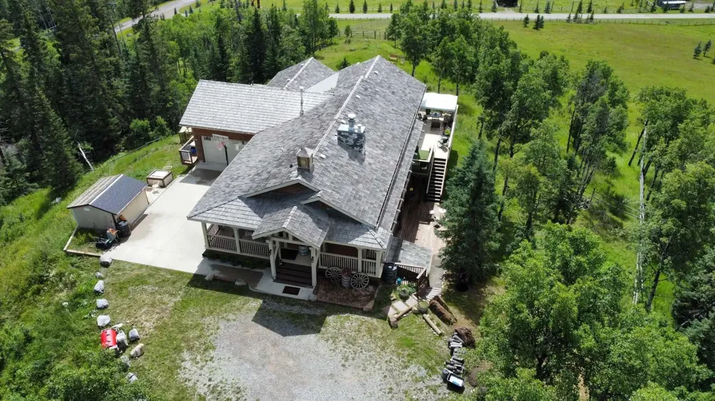 11 Black Bear Lane Rural Foothills County AB T0L 0K0