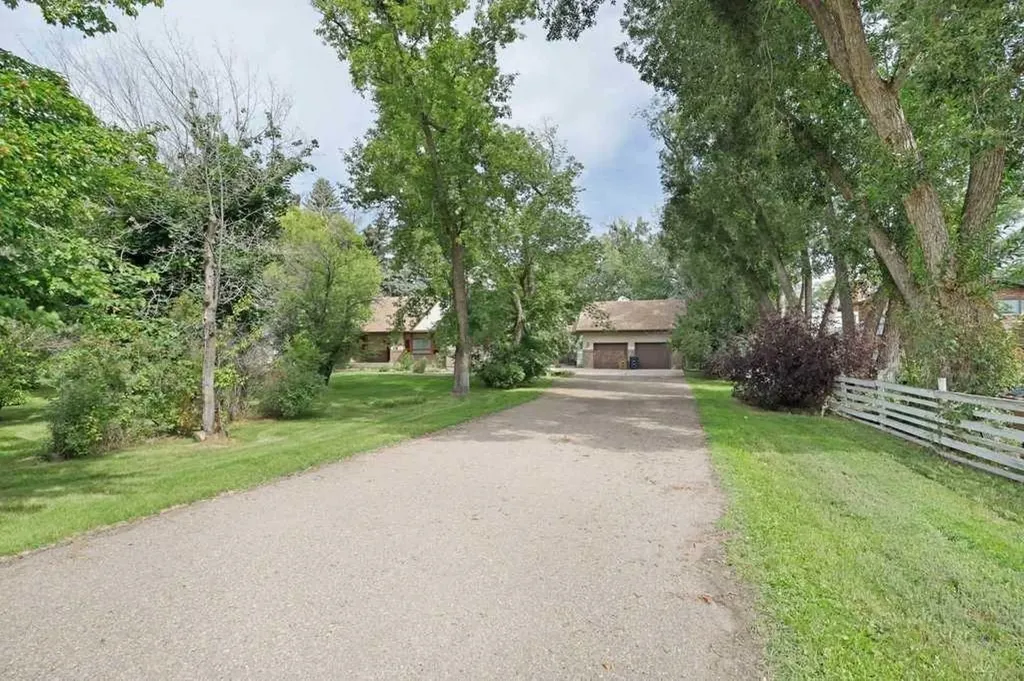 1024 Cassils Road W Brooks AB T1R0E2