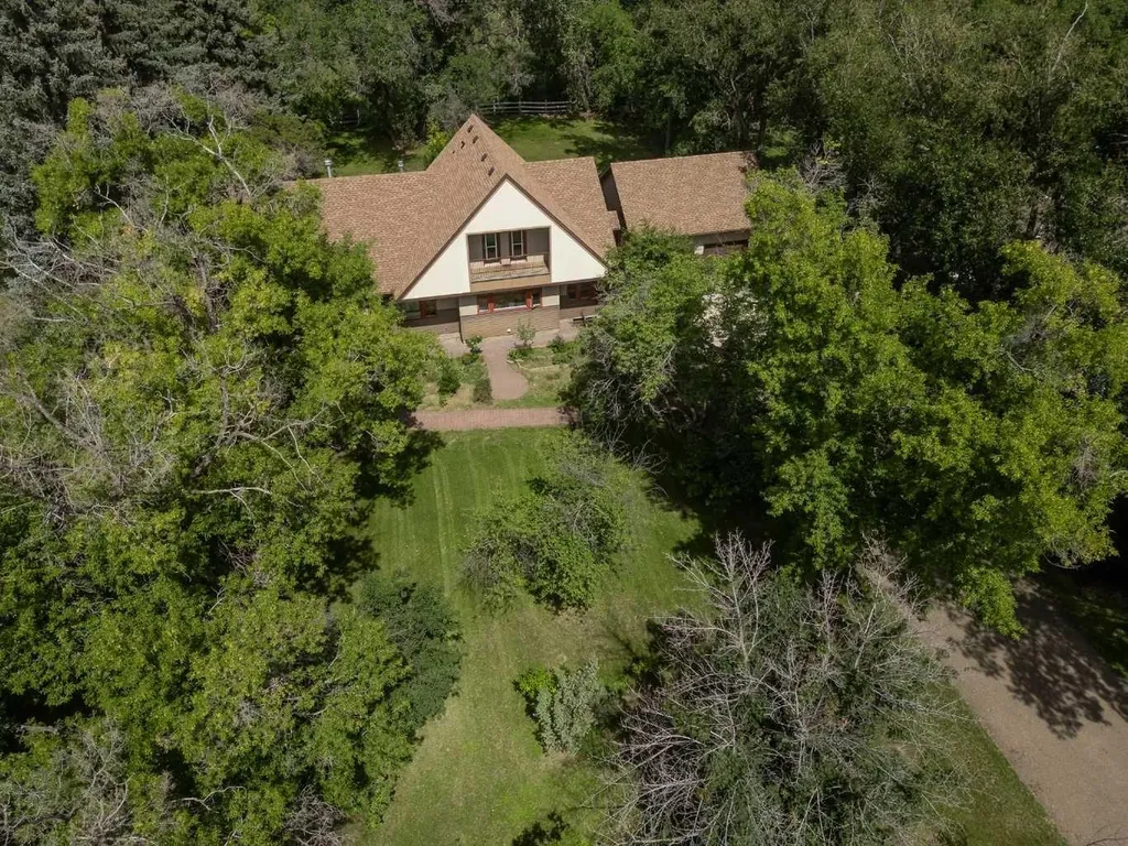 1024 Cassils Road W Brooks AB T1R0E2