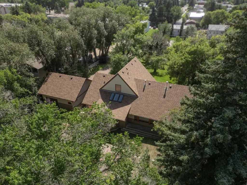 1024 Cassils Road W Brooks AB T1R0E2