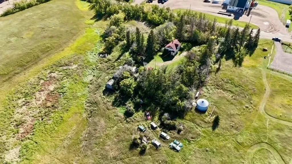 4406 47 Avenue Stettler AB T4K 0B7