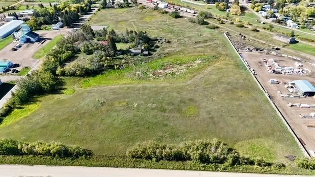 4406 47 Avenue Stettler AB T4K 0B7