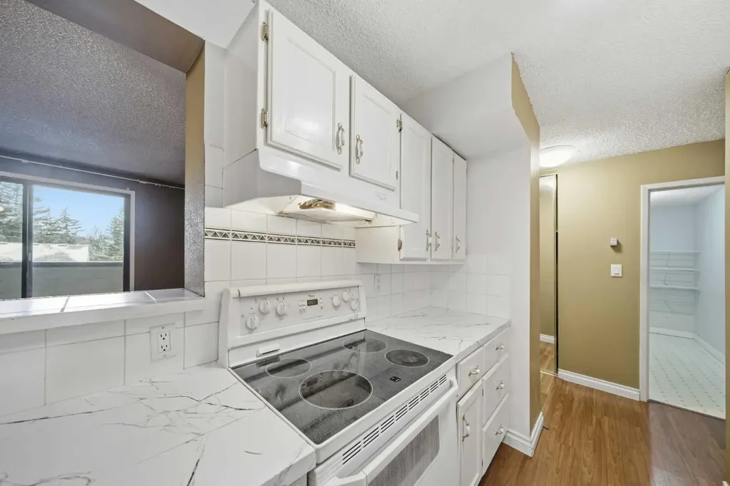 8604 48 Avenue NW Calgary AB T3B 5E6