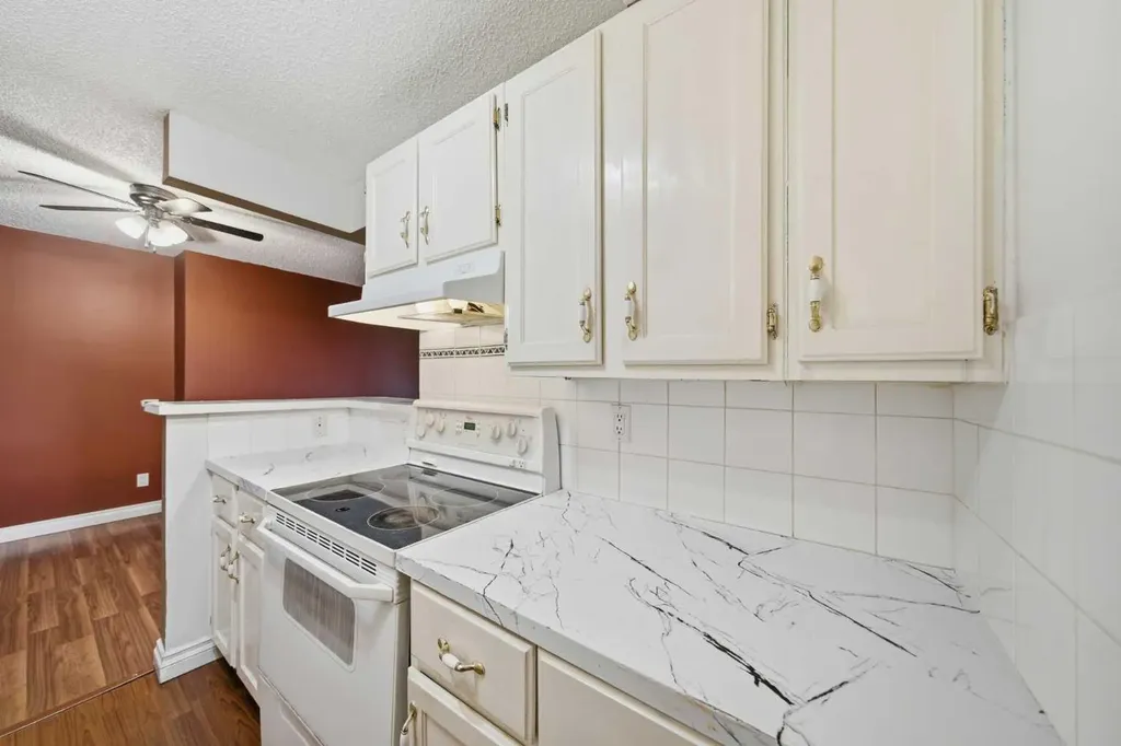 8604 48 Avenue NW Calgary AB T3B 5E6