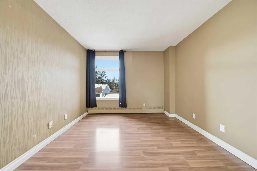 8604 48 Avenue NW Calgary AB T3B 5E6
